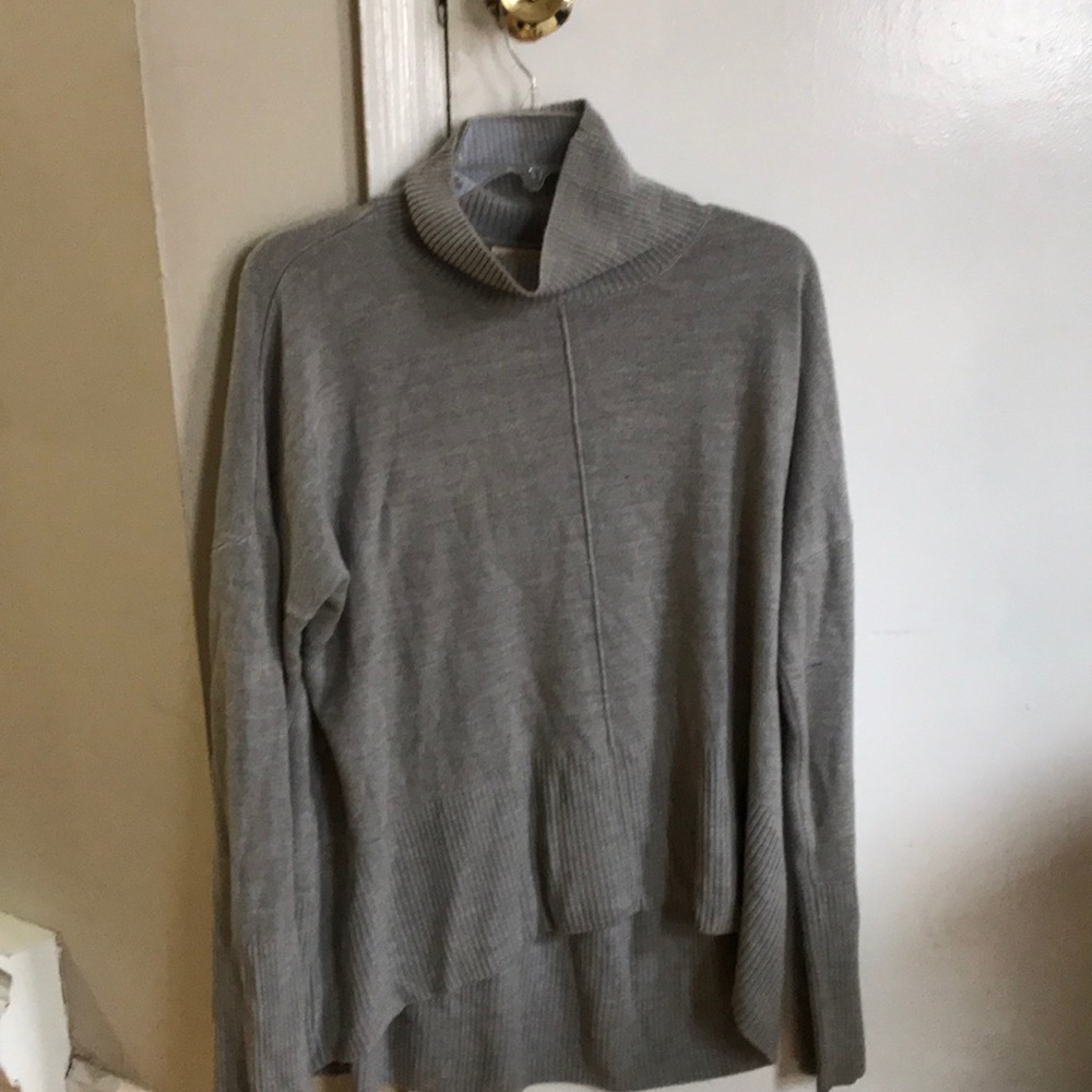 Grey high low turtleneck